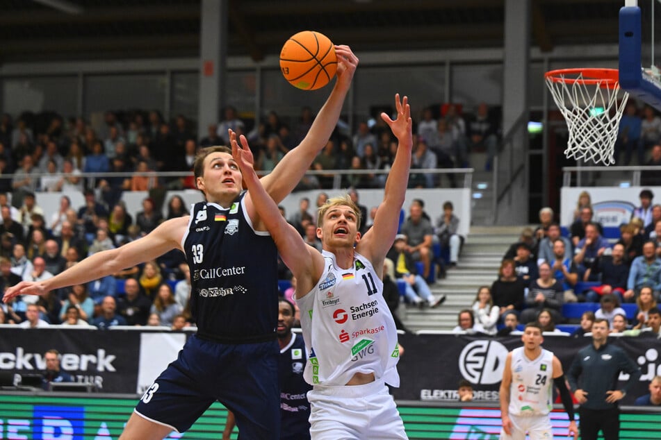 Bochum (in Blau) war für Lukas Zerner (r.) &amp; Co. eine Nummer zu groß.