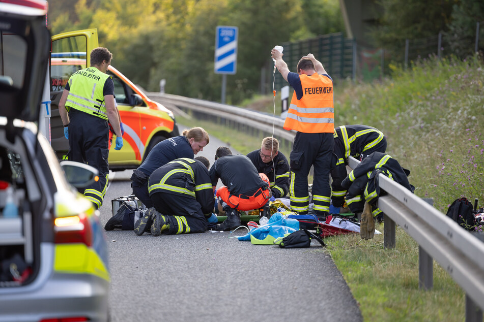 Bereits am Unfallort wurde der 42-Jährige intensiv medizinisch versorgt.