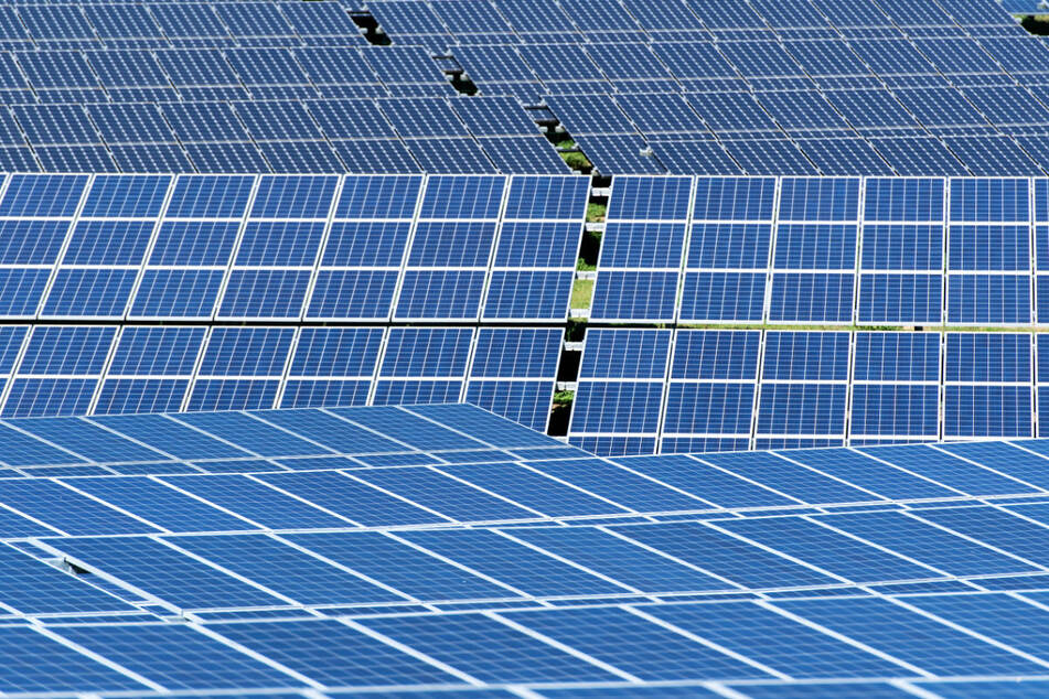 In der Netzregion von enviaM werde heute im Schnitt schon insgesamt weit mehr Energie aus erneuerbaren Quellen wie Sonne und Wind erzeugt als verbraucht. (Symbolbild)