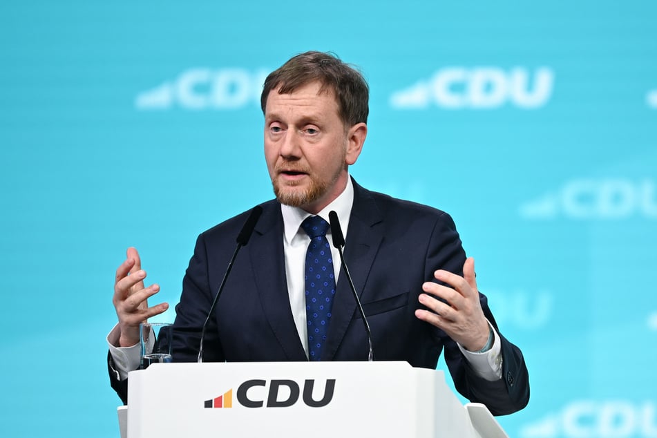 Sachsens MP Michael Kretschmer (50, CDU) fordert ein Social-Media-Verbot für Kinder unter 14 Jahren.