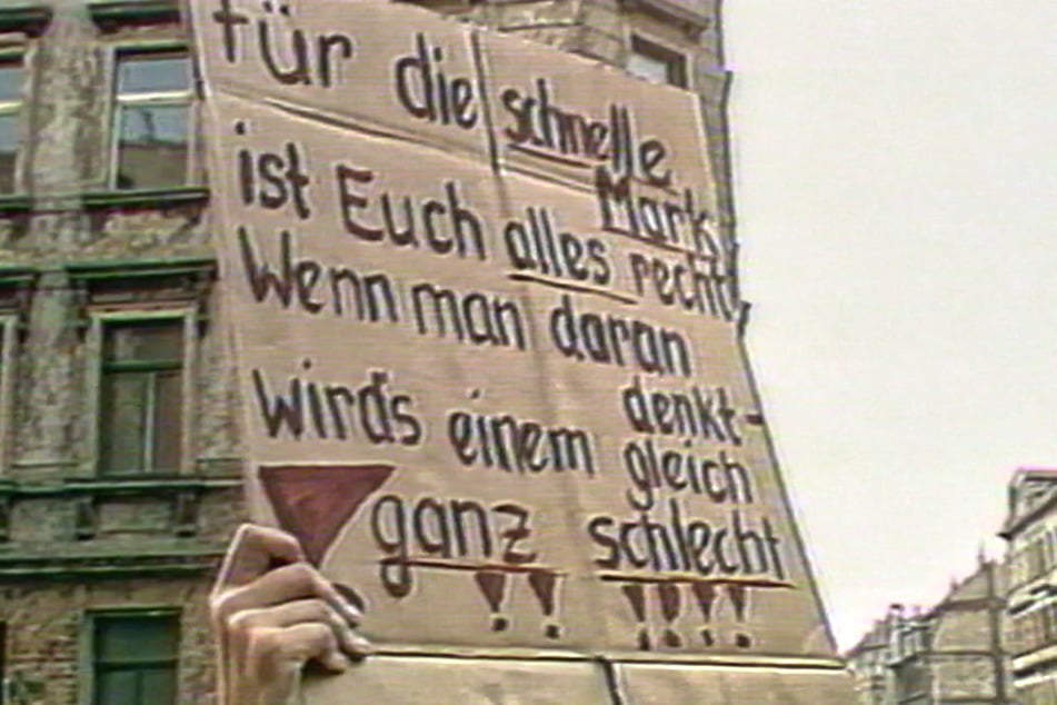 Doch nicht alle DDR-Bürger waren begeistert über diese neue Welt. Auch in Leipzig gab es Demonstrationen nach der Eröffnung eines Sexshops.