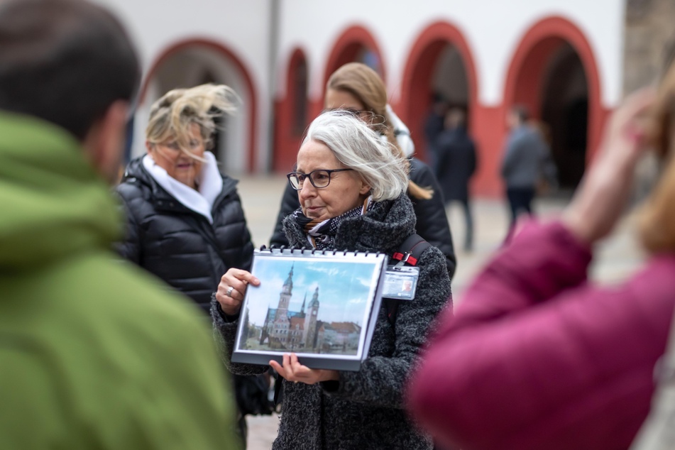 Gästeführerin Ramona Wagner nimmt Euch mit auf eine Tour in Glösa.