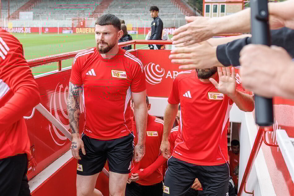 Union Berlin trainiert mit Neuzugang Oliver Burke (28).