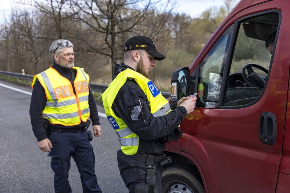 Auch diesen tschechischen Kleintransporter nahm das Fahndungsteam unter die Lupe.