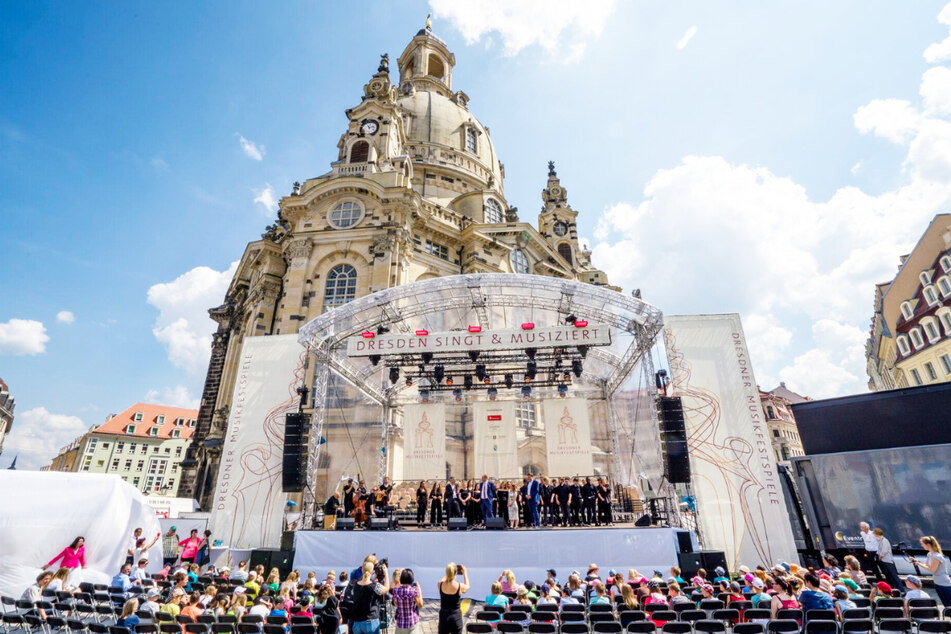 Es wird bunt, laut und schrill – Dresden verwandelt sich für einen Monat in einen riesigen Freiluftkonzertsaal.