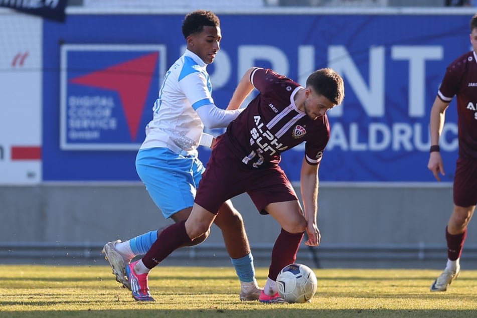 Aaron Mensah (18, l.) feierte Anfang März sein Regionalliga-Debüt gegen den BFC Dynamo.