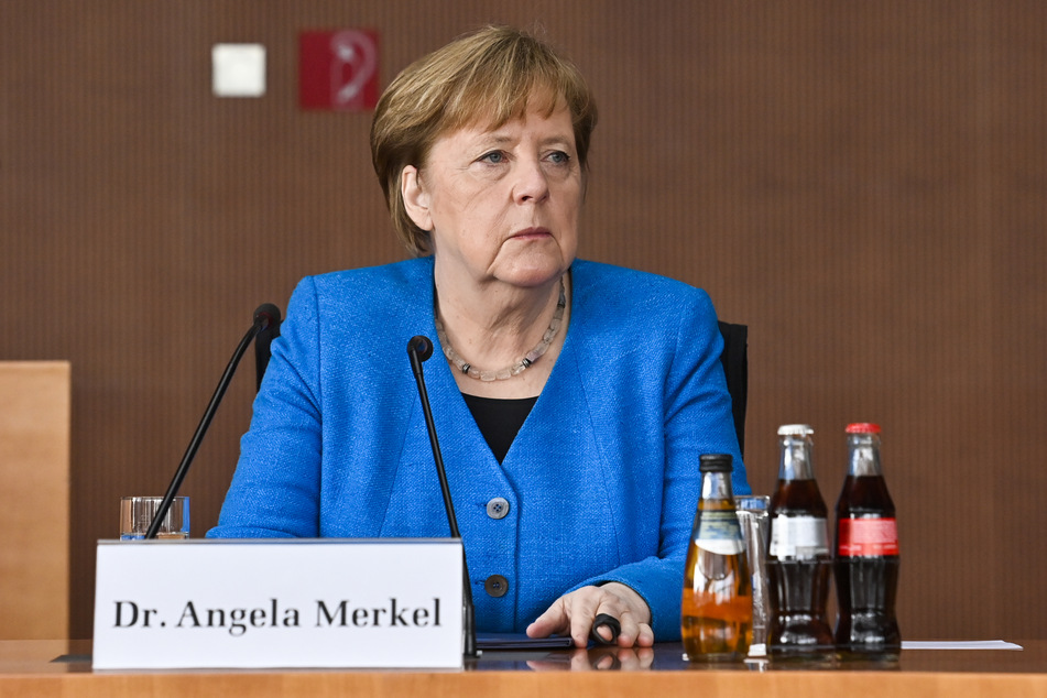 Bundeskanzlerin Angela Merkel (66, CDU) verwies auch die angespannte Lage auf den Intensivstationen vieler Krankenhäuser. Sie sagte: "Was wir von Ärzten und dem Pflegepersonal hören, das sind wahre Hilferufe."