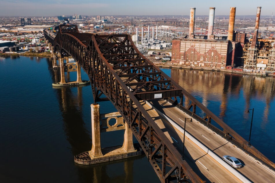 A former coal-fired power plant, retrofitted to operate off of fuel oil and natural gas, stands near the Pulaski Skyway near Newark, New Jersey.