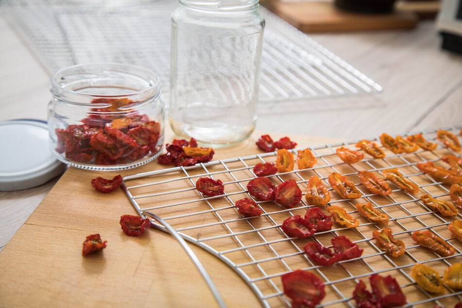 Aufgeplatzte Tomaten sind noch genießbar.