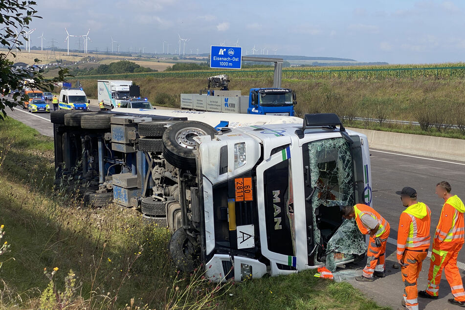 Unfall A4: Laster mit ätzendem Stoff auf A4 in Thüringen umgekippt