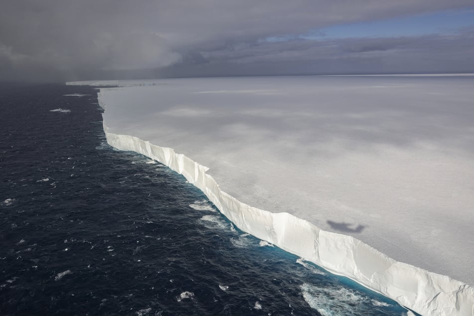 Der Eisgigant, der auf Südgeorgien zu schwimmt, hat eine große von insgesamt 3500 Quadratkilometern.