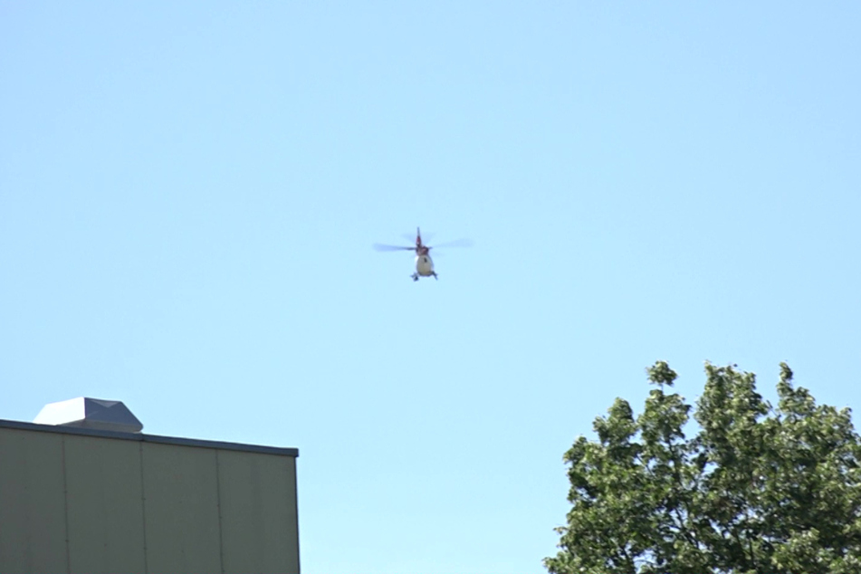 Eine Person erlitt schwere Verletzungen, sie wurde mit einem Hubschrauber in ein Krankenhaus geflogen.