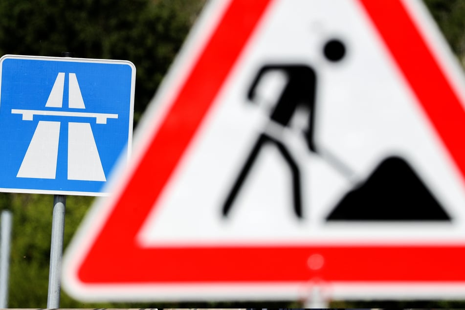 Auf der A4 bei Köln müssen Autofahrer in den kommenden Nächten mit Einschränkungen wegen einer Baustelle rechnen. (Symbolbild)