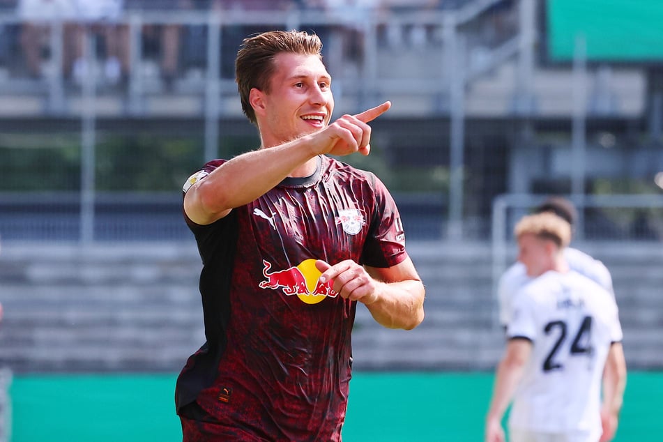 Mit einem tollen Kopfball brachte Willi Orban die Sachsen mit dem zwischenzeitlichen 2:2 wieder ran.