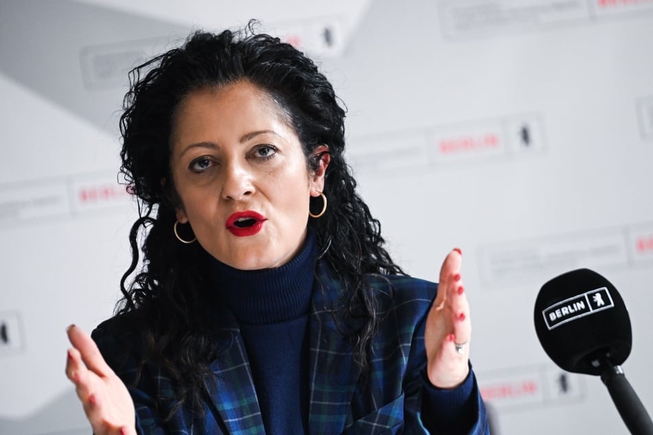 Senatorin Cansel Kiziltepe (59, SPD) setzt darauf, die persönlichen Ressourcen der Menschen zu stärken, um Fachkräfte zu fördern. (Archivfoto)