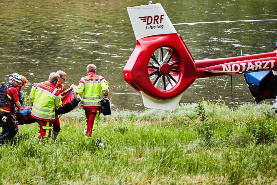 Der Rettungshubschrauber brachte sie ins Dresdner Krankenhaus.