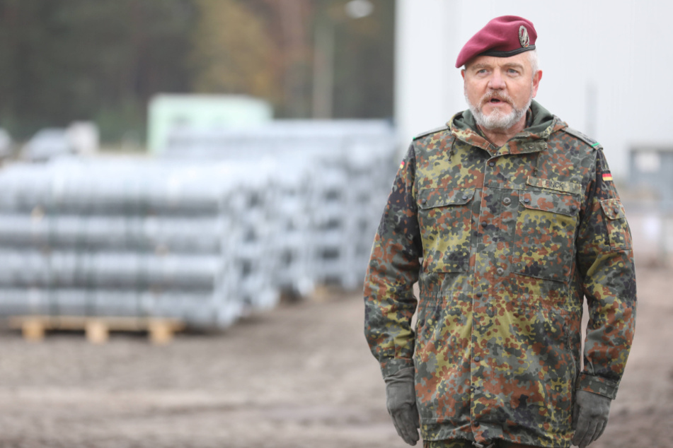 Oberst Klaus Finck (61), Kommandeur Landeskommando Sachsen.