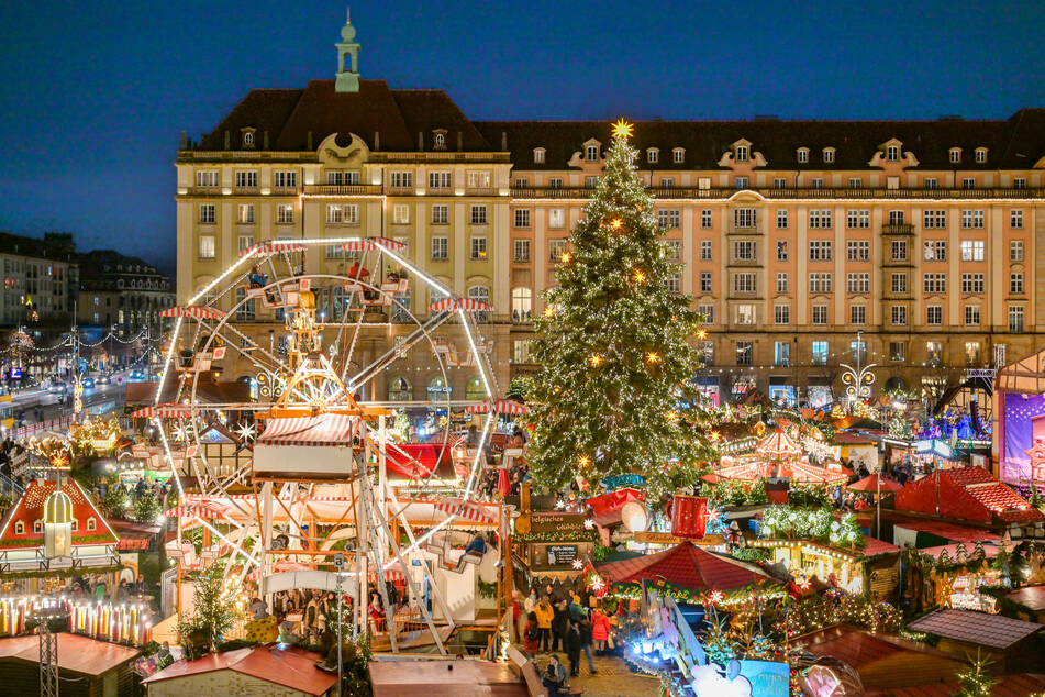 Der Striezelmarkt zählt zu den beliebtesten Weihnachtsmärkten in Dresden und wird von der Stadt betrieben.