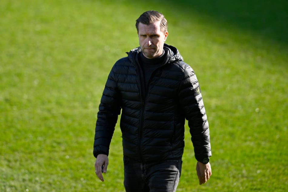 Eintracht Frankfurts Sportvorstand Markus Krösche (45) war nach der herben 0:6-Klatsche in Leipzig mächtig sauer.