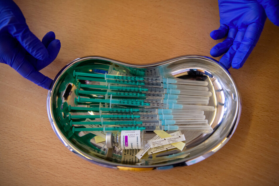 Wie das Gesundheitsministerium mitteilte, wurden am vergangenen Donnerstag knapp 47.000 Menschen geimpft - so viele wie noch nie zuvor an einem Tag.