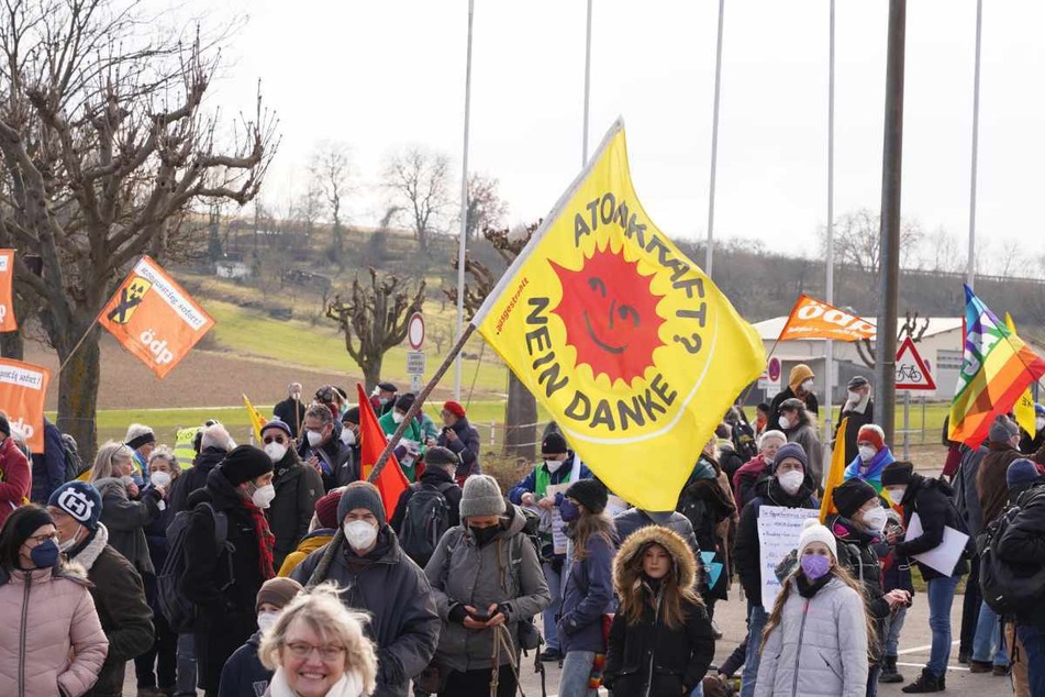 Demo-Teilnehmer am Sonntag in Neckarwestheim.