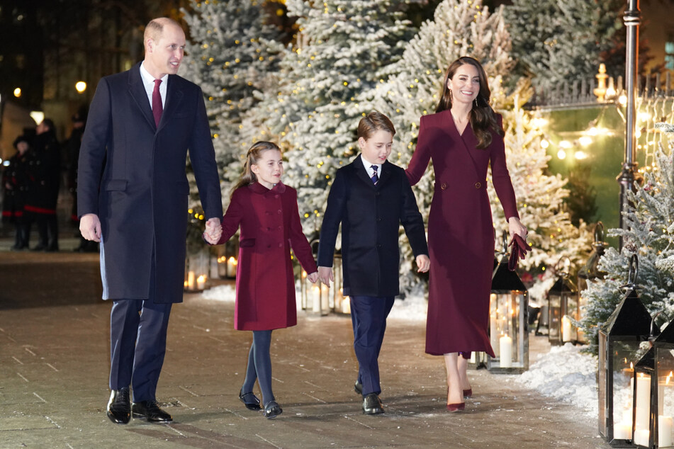William (40) und Kate Middleton (40) mit ihren Kindern Prinzessin Charlotte (7) und Prinz George (9).