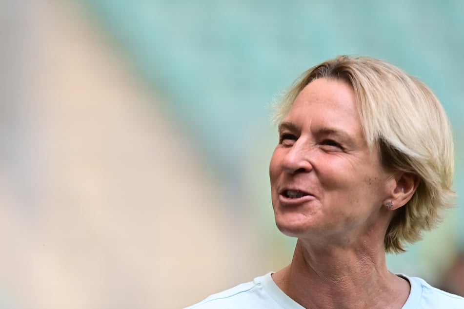 Blickt voller Zuversicht auf die kommenden Aufgaben: Damen-Bundestrainerin Martina Voss-Tecklenburg (55) will bei der anstehenden WM in Australien erfolgreich sein.