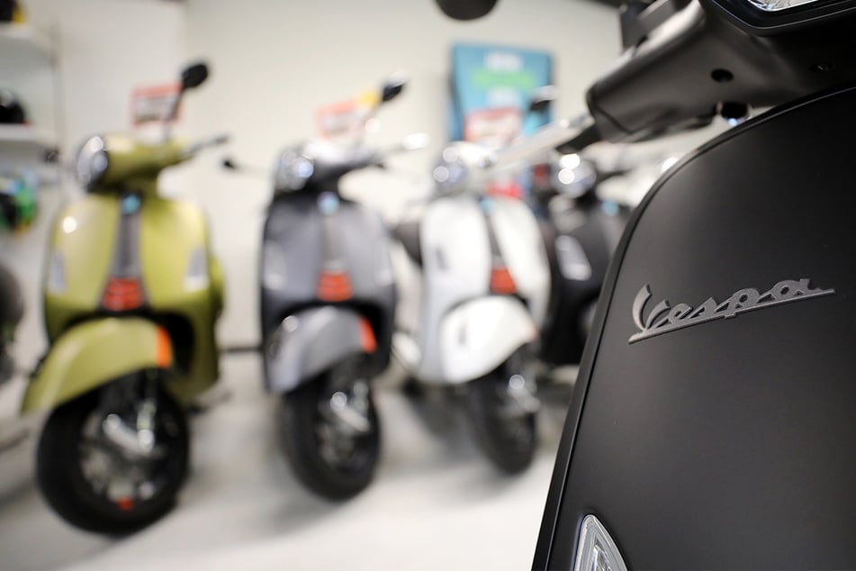 Im BKM Motorradcenter könnt Ihr die Vespa Primavera 50 schon ab 49 Euro monatlich finanzieren.