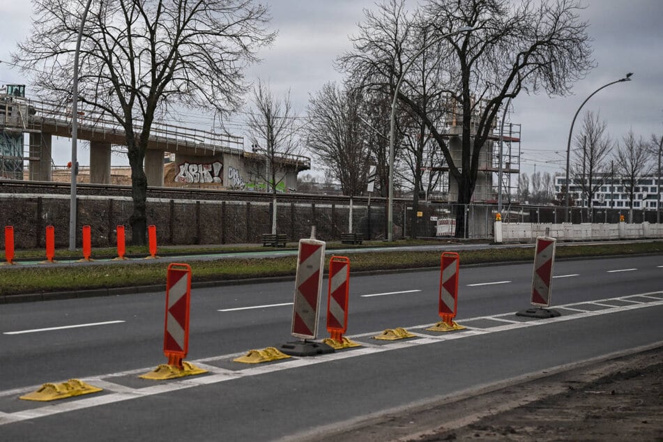 Fußgängertunnel wird platt gemacht: Verkehr auf Bundesstraße stark eingeschränkt