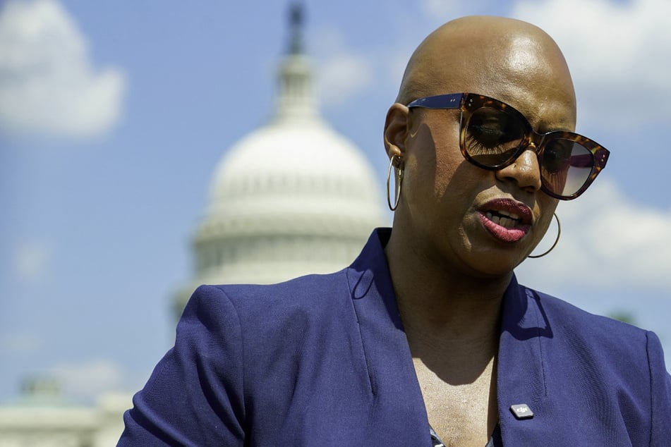 Ayanna Pressley urges support for HR40 after Trump's DOJ announces "white reparations" fund