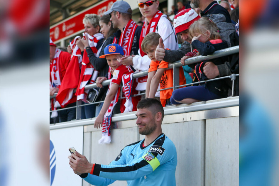 Selfies mit den Fans: Vielleicht ist das für Johannes Brinkies & Co. bald wieder möglich.
