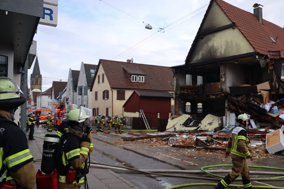 Stuttgart: Trümmer überall! Heftige Explosion zerreißt Wohngebäude