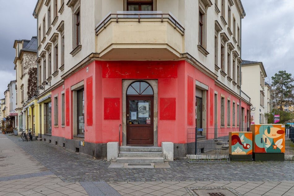 Vorher war in diesem Eckhaus an der Schönauer Straße in Dresden-Striesen ein Technik-Laden.