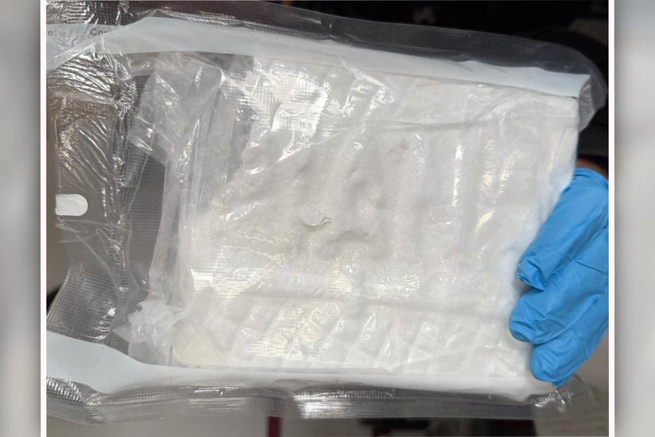 Zwei Dealer aufgeflogen! Polizei findet Drogen und Waffen