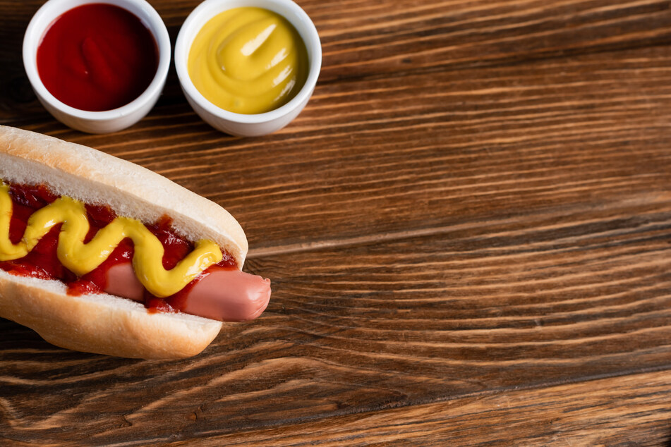 Ein herzhafter Biss vom Hotdog ließ die Kundin einer Fast-Food-Kette stocken: Darin befand sich ein Tütchen mit Kokain.