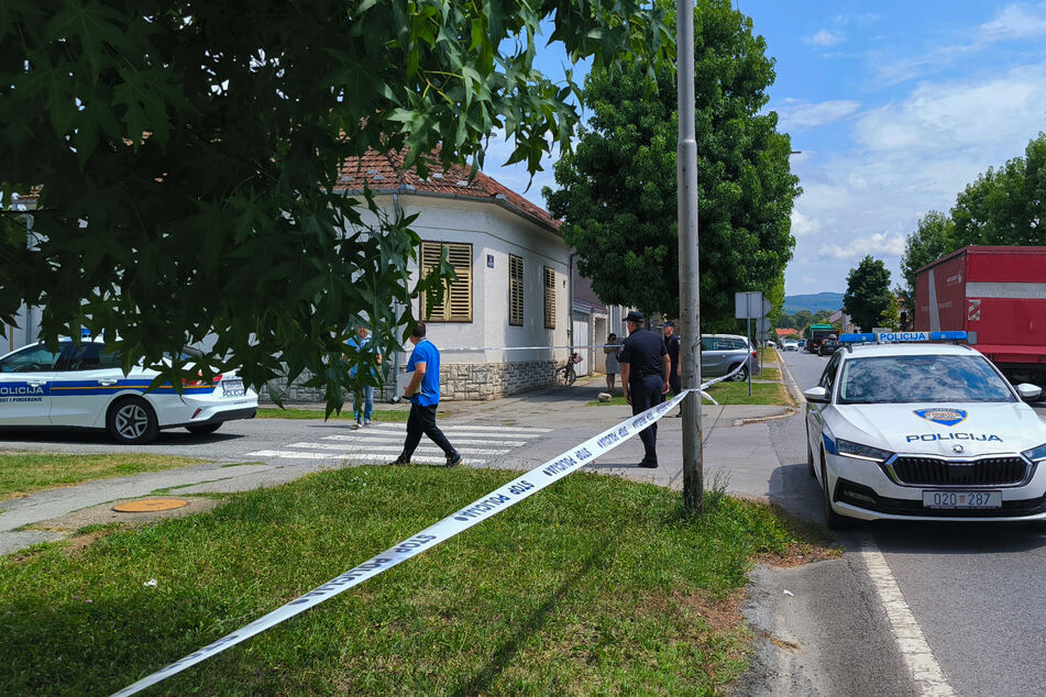 Die Polizei ist mit einem Großaufgebot im Einsatz.