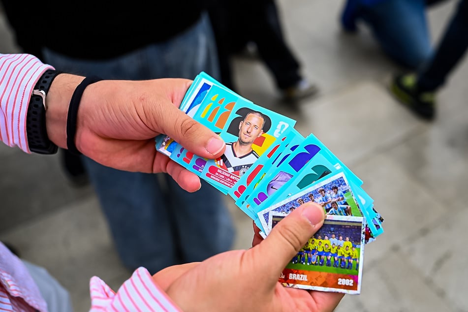 Der Langfinger (22) aus Görlitz hatte die beliebten Panini-Sammelsticker im Visier. (Archivfoto)