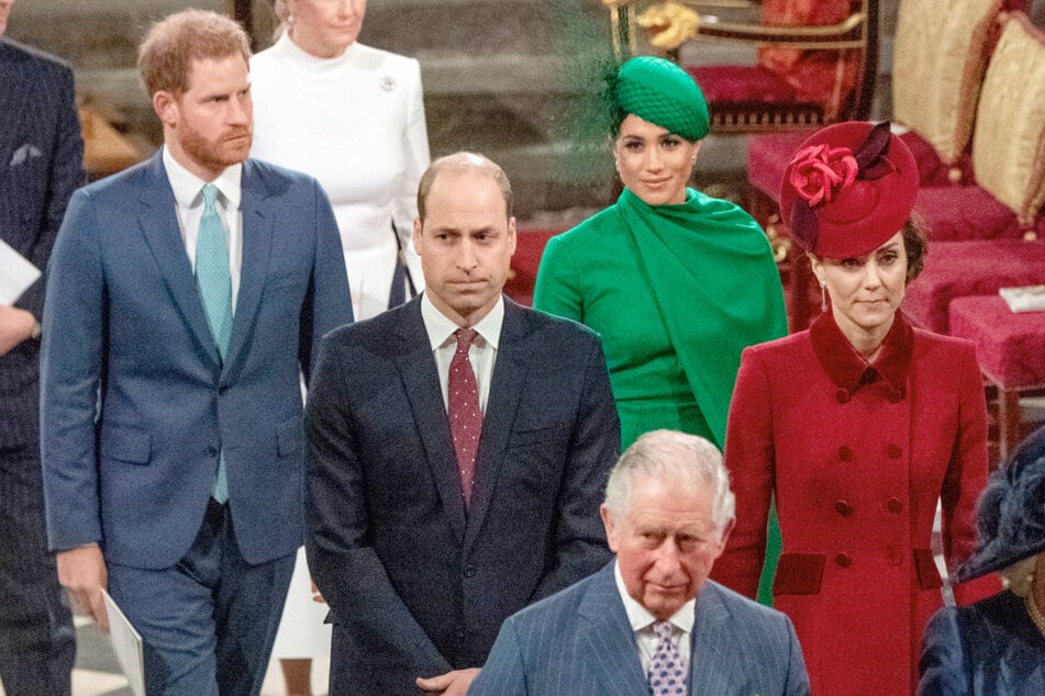 König Charles soll "traurig und verwirrt" über das Verhalten von Prinz Harry sein