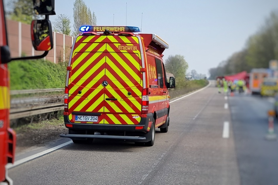 Unfall A46: Umgekippter Lastwagen sorgt für stundenlange Sperrung der A46
