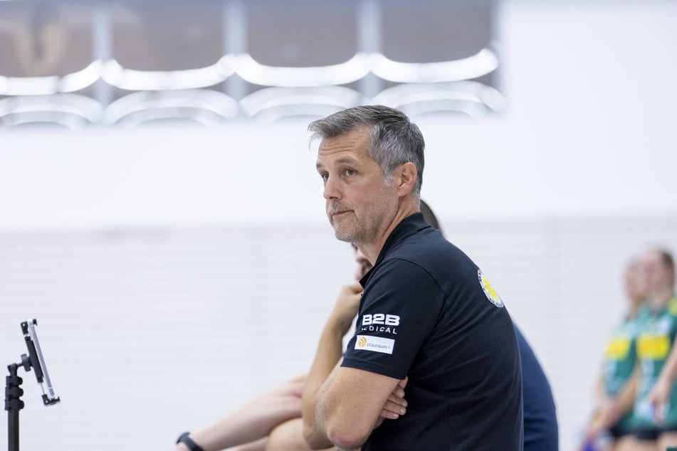 Trotz Double in der Vorsaison: Die Favoritenrolle schiebt Suhl-Coach László Hollósy (49) lieber dem Gegner zu.