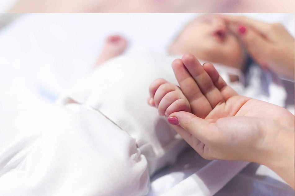 Eltern misshandeln Kind - Zwei Monate altes Baby mit Schädelbruch im Krankenhaus