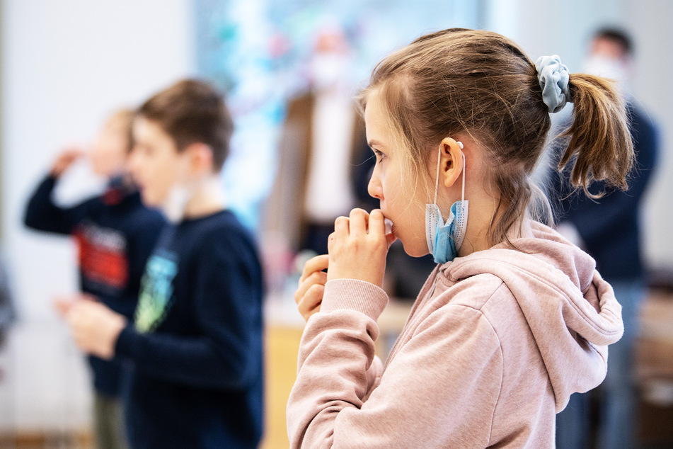 Müssen sich zum Beginn des neuen Schuljahres wieder testen: Sachsens Schülerinnen und Schüler.
