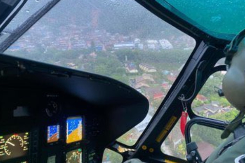 Das Unwetter in Brasilien verursachte heftige Überschwemmungen und Erdrutsche, sodass die Armee mit Hubschraubern helfen musste.