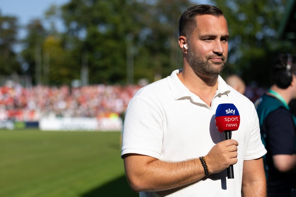 Sky-Reporter Marlon Irlbacher (37) schwärmt von der Atmosphäre am Millerntor.