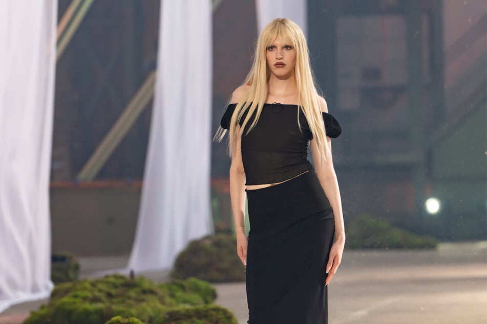 Juna darf die Fashion-Show eröffnen.