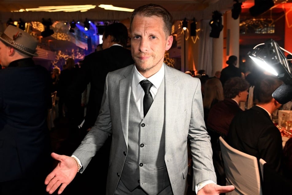 Der 47-jährige Comedian ist nach der Scheidung von Amira Aly (33) offiziell noch immer als Single unterwegs.