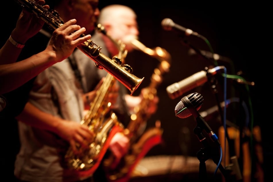 Swing- und Jazzfans werden diesen Samstag im Machwerk im KOMPAKT Medienzentrum glücklich. (Symbolbild)