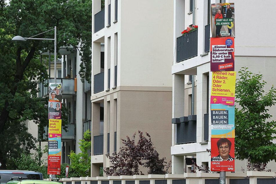 Gleich an mehreren Örtlichkeiten in Leipzig wurden innerhalb weniger Stunden mehrere Wahlplakate zerstört und Plakatierer bedroht und beleidigt. (Archivbild)