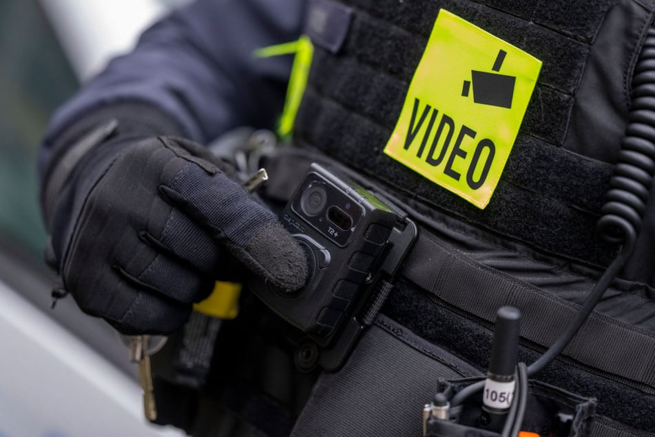 Bodycam-Aufnahmen aus Wohnungen sollen nur eingeschränkt verwendet werden dürfen von der Polizei.