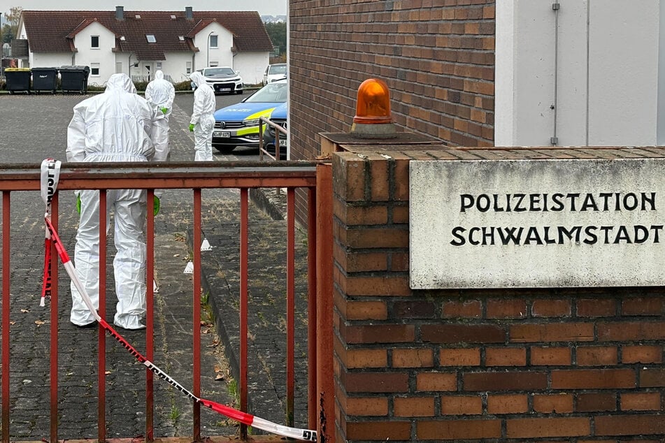 Das Drama ereignete sich vor der Polizeistation im hessischen Schwalmstadt.